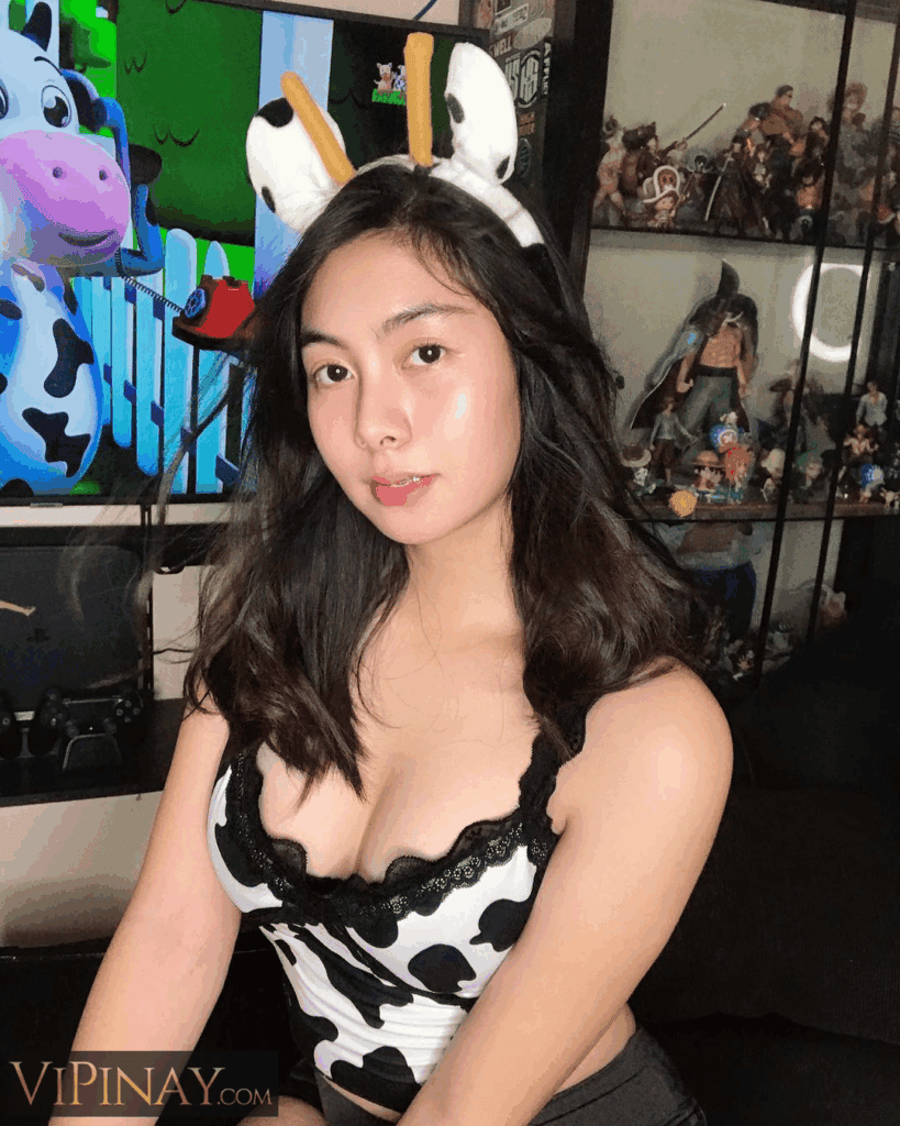 Cathy Holy 32